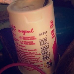 I’m selling this yogurt container